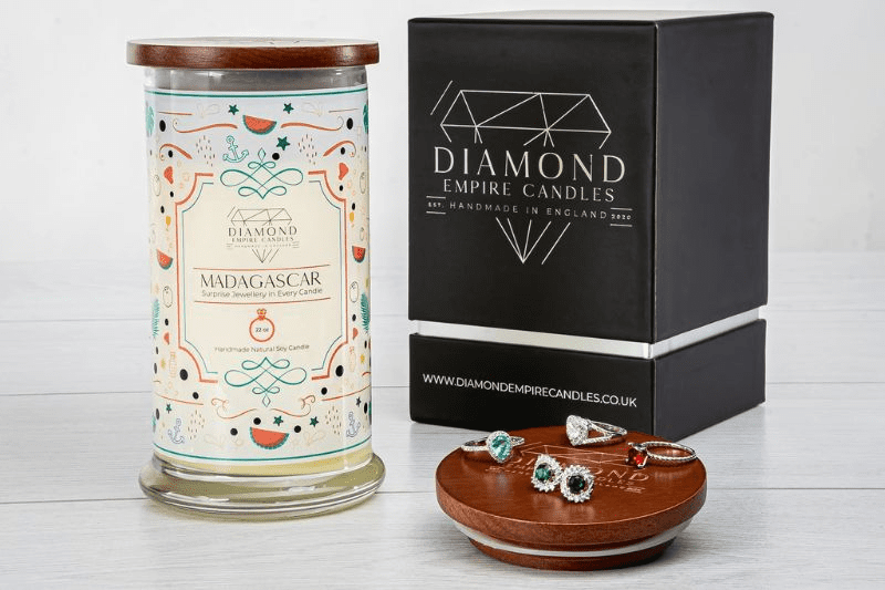 You can also offer scented candles inspired by jewelry themes featuring fragrances such as "Diamond Dust," "Sapphire Sky," or "Rose Gold Romance" at JCK Las Vegas 2024