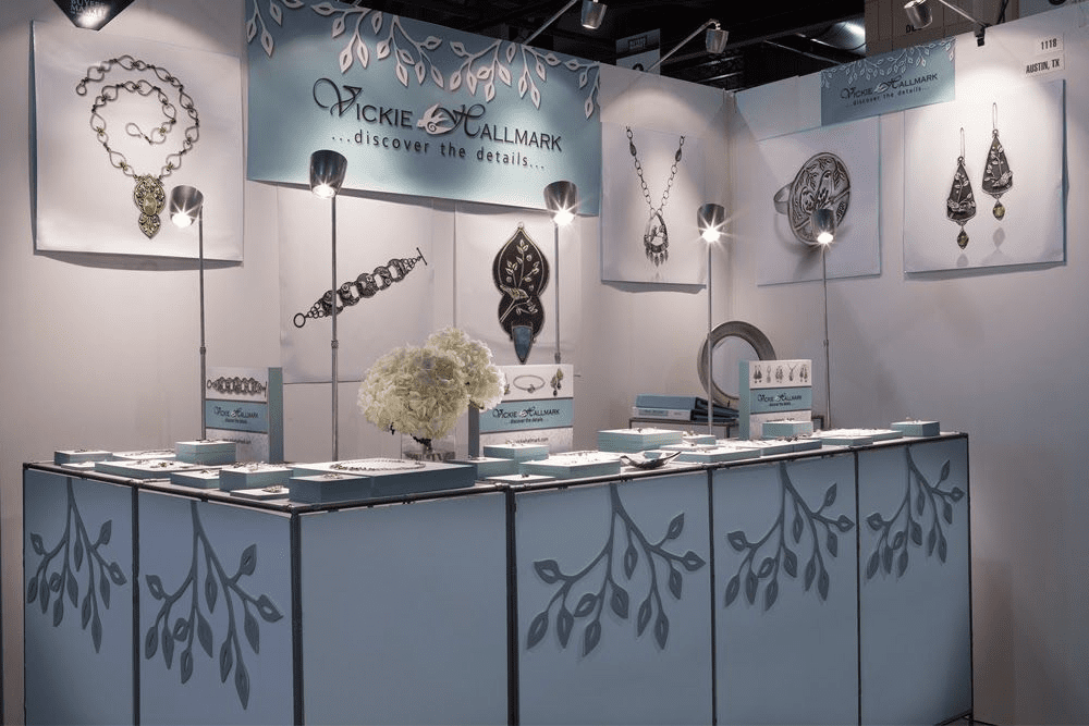 Use attractive banners and signage at JCK Las Vegas 2024