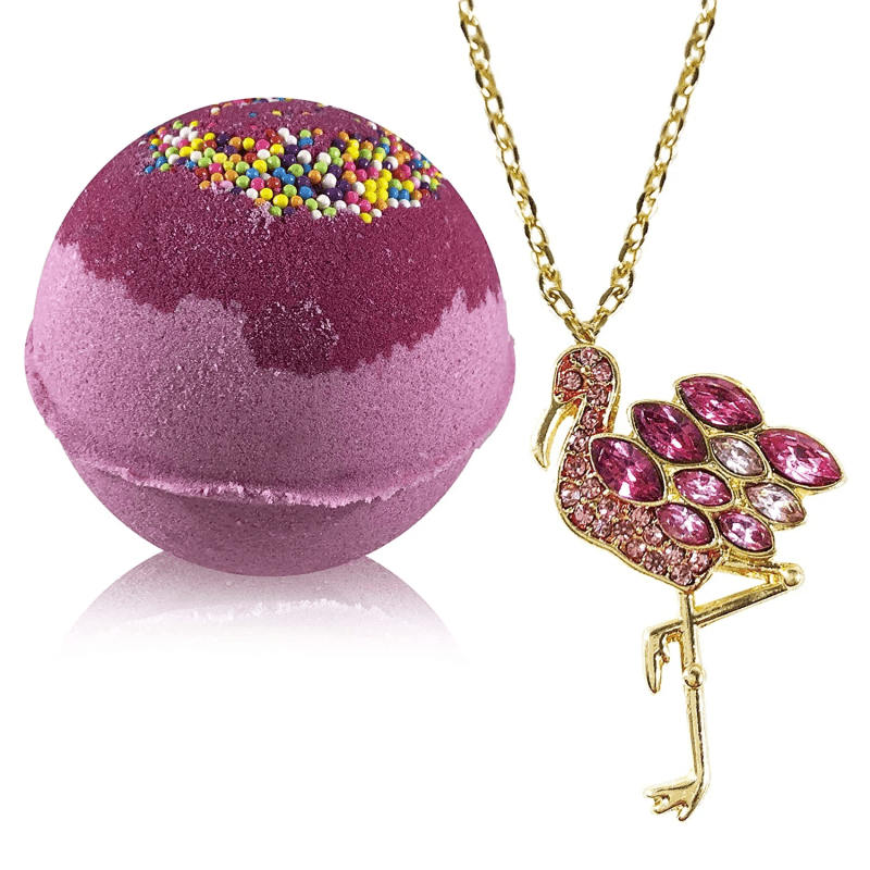 You can also offer scented candles inspired by jewelry themes featuring fragrances such as "Diamond Dust," "Sapphire Sky," or "Rose Gold Romance" at JCK Las Vegas 2024