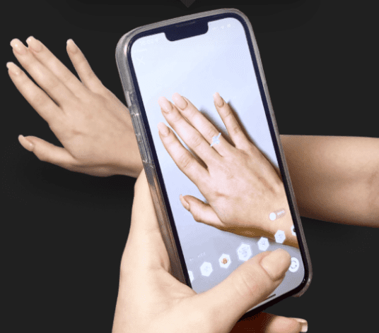 Virtual reality (VR) and augmented reality (AR) technologies will be increasingly integrated into the jewelry buying experience.