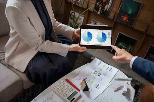 Key Features of Free Apps for Traveling Sales Reps